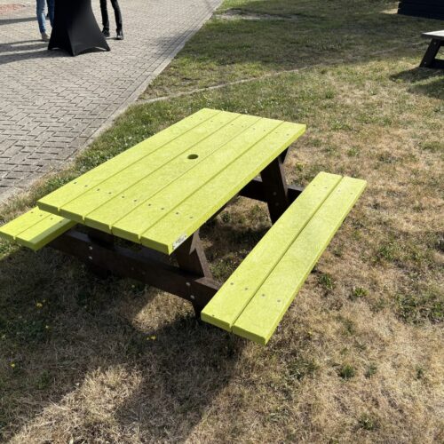 Kunststof Picknicktafel Oslo Junior 6 Ideaal voor kinderdagverblijven, speeltuinen en recreatieparken.